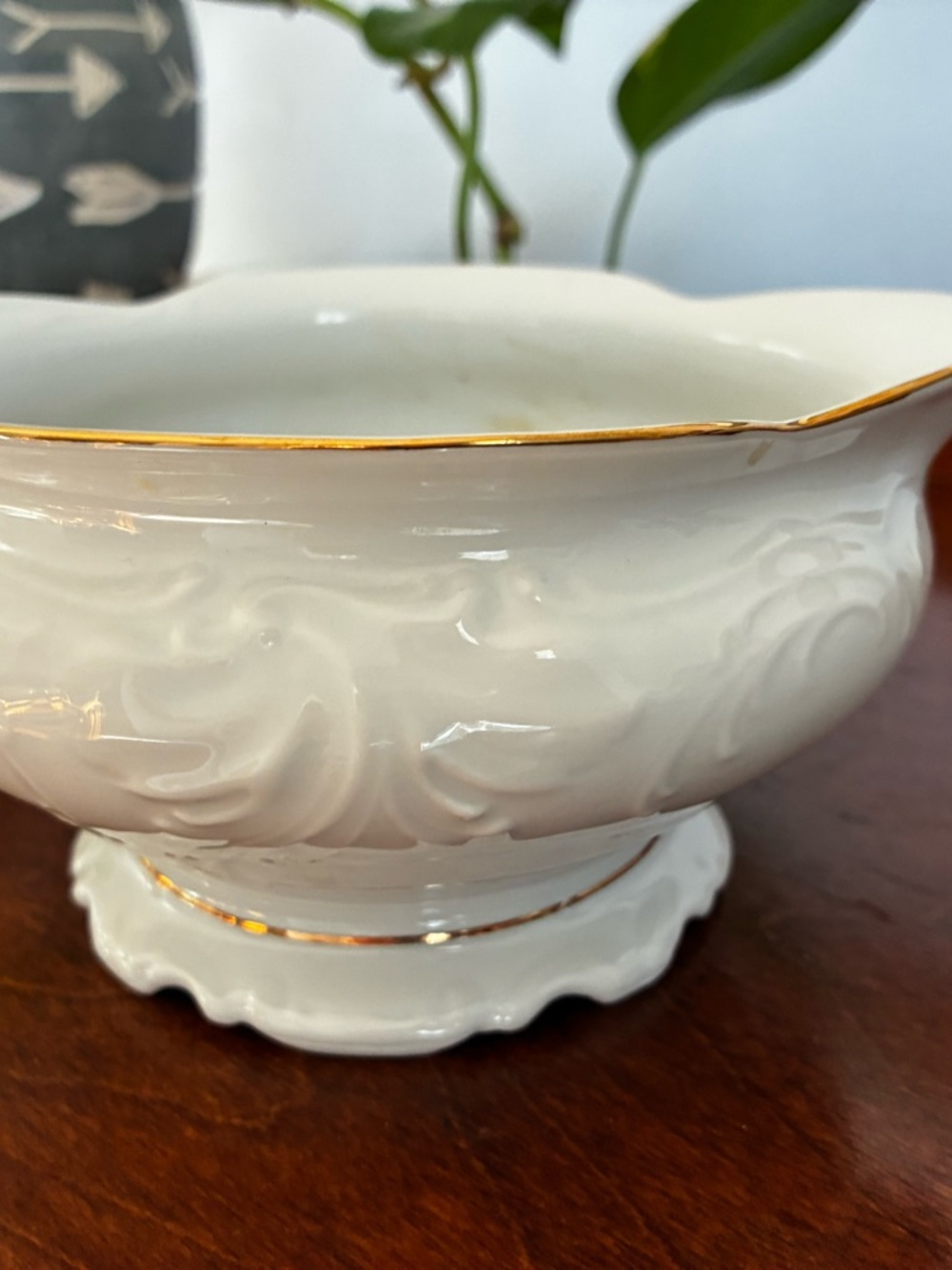 Royal Kent Polish White Porcelain Footed Bowl Gravy Bowl Gold Trim